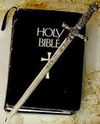 Gambar: Alkitab dan pedang